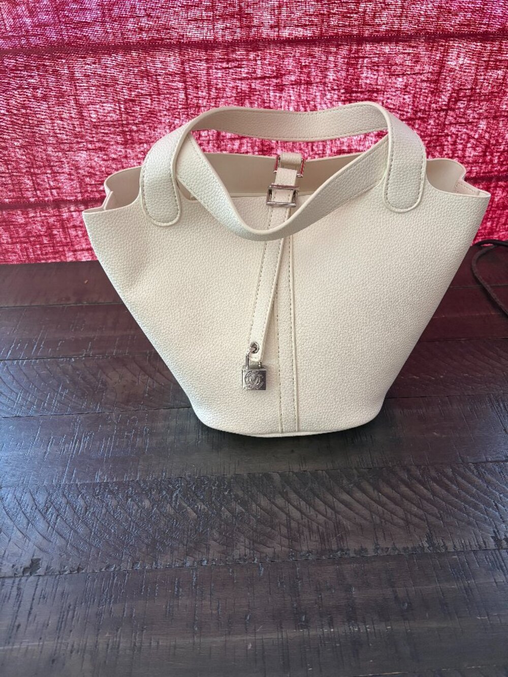 Brand New Orlandi Valentino Bucket Purse White NWOT